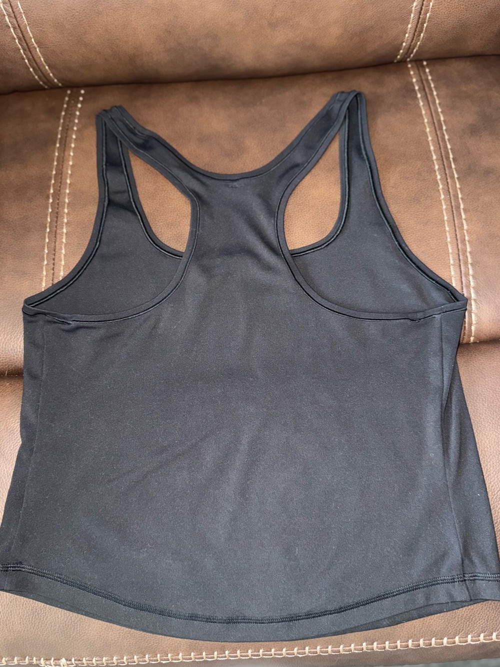 Vuori Women’s Black Square Neck Cropped Tank Top - Picture 4 of 6
